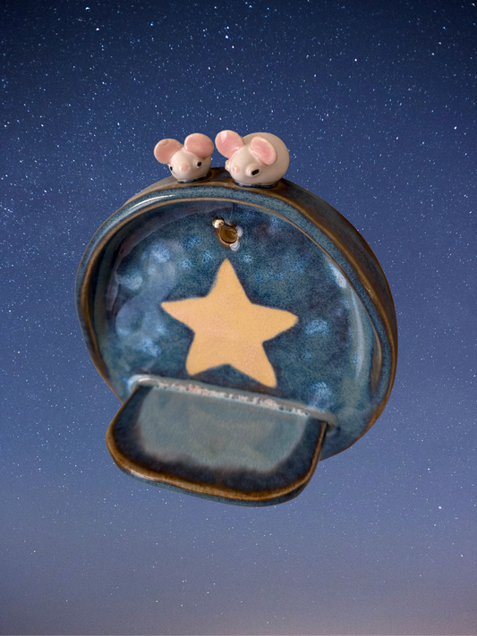 jumbo guy wall hanging